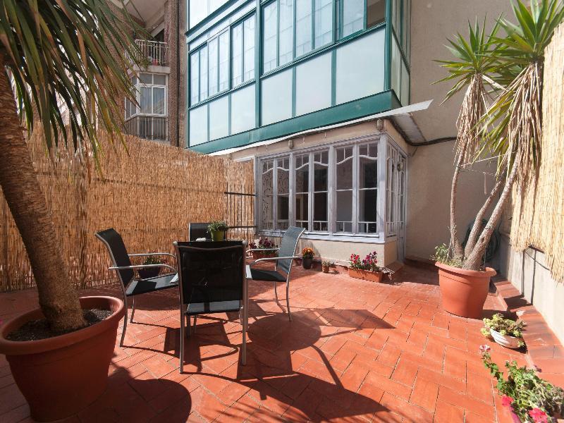 Barcelona 10 - Apartments Екстер'єр фото