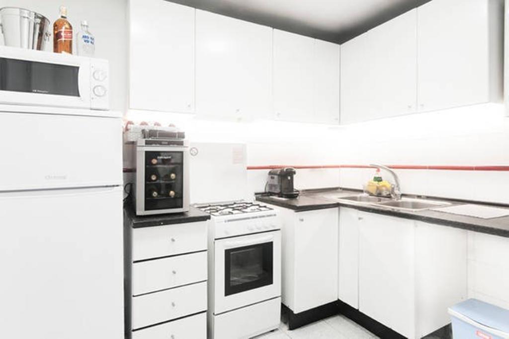 Barcelona 10 - Apartments Екстер'єр фото